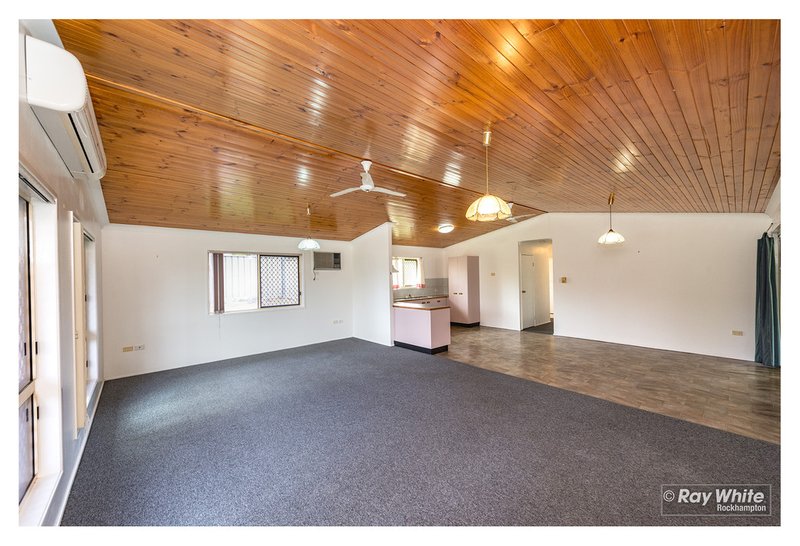 Photo - 2 Wafer Court, Norman Gardens QLD 4701 - Image 11