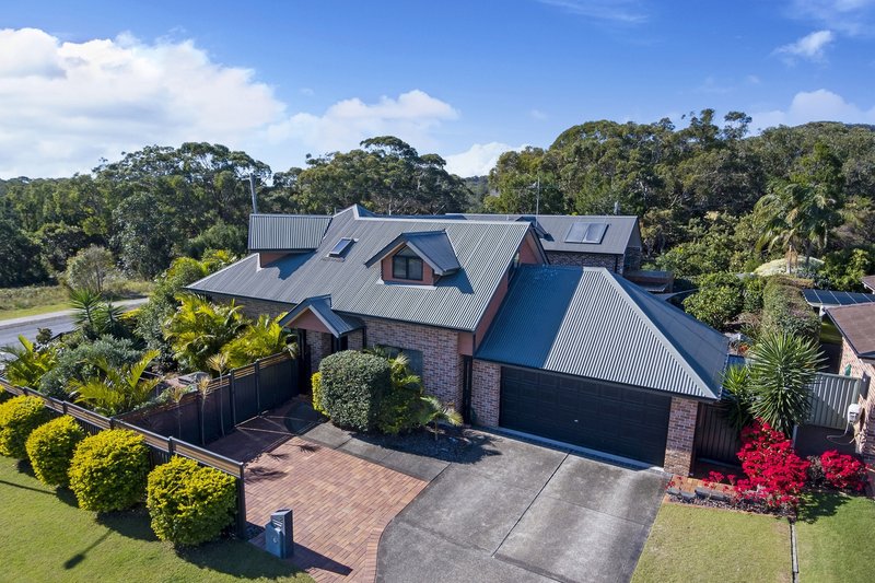 Photo - 2 Waianbar Avenue, South West Rocks NSW 2431 - Image 1