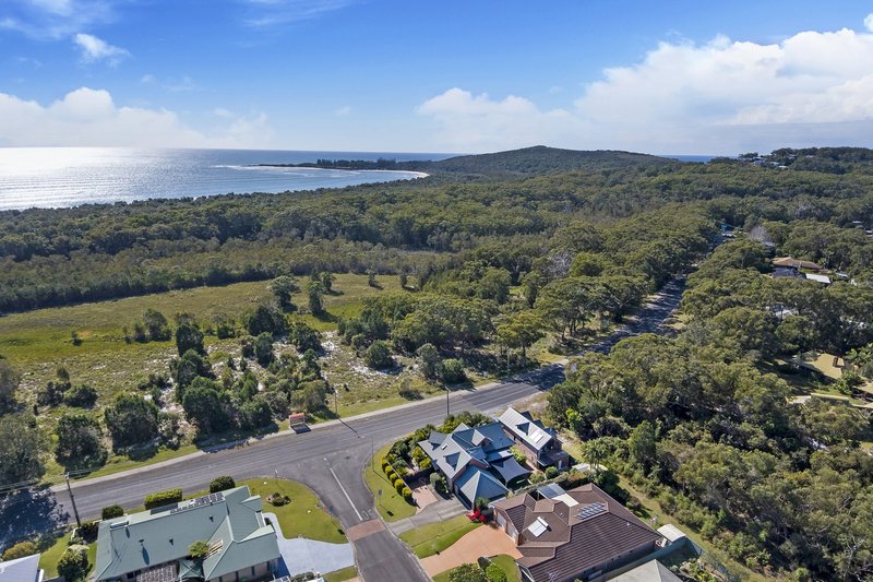 Photo - 2 Waianbar Avenue, South West Rocks NSW 2431 - Image 19