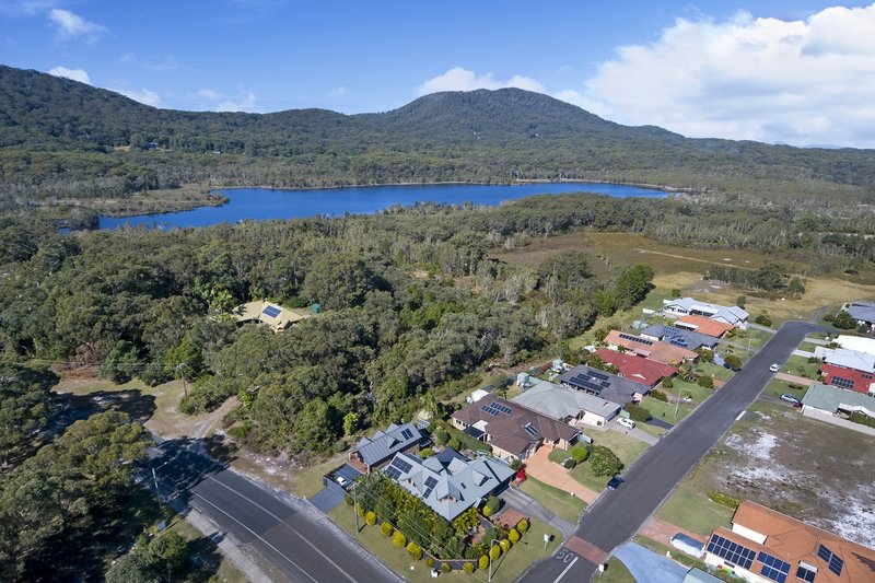 Photo - 2 Waianbar Avenue, South West Rocks NSW 2431 - Image 20