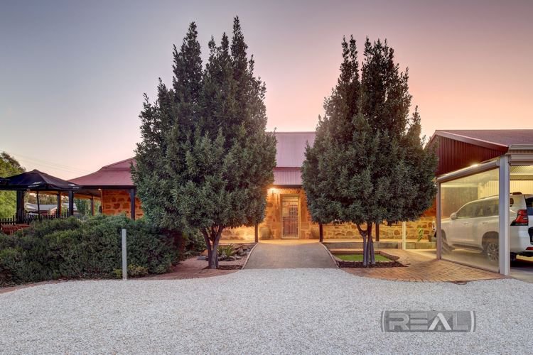 Photo - 2 Wakefield Road, Leasingham SA 5452 - Image 5