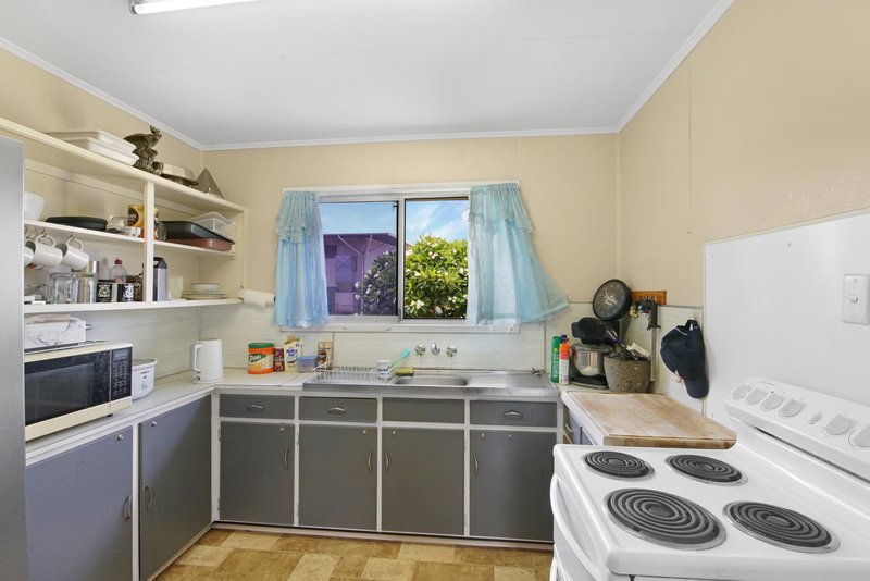 Photo - 2 Wallace Street, Dysart QLD 4745 - Image 3