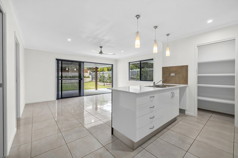 Photo - 2 Waratah Pl , Southside QLD 4570 - Image 3