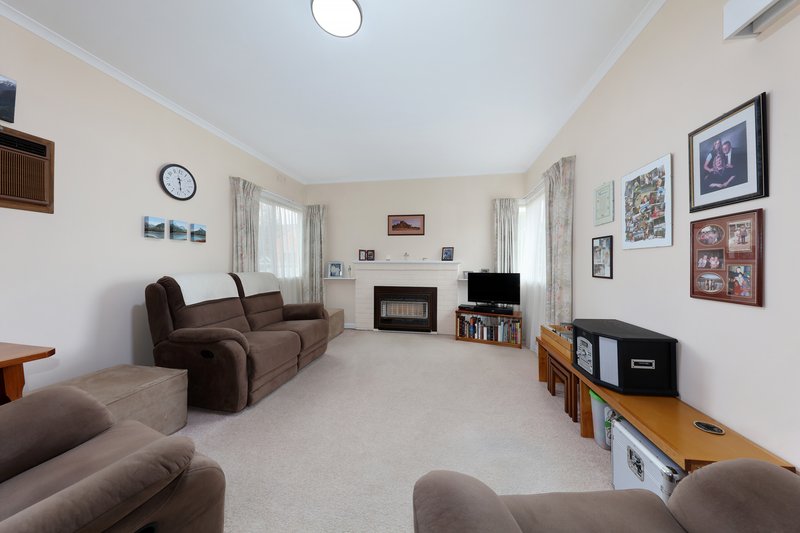 Photo - 2 Waratah Street, Bentleigh East VIC 3165 - Image 3