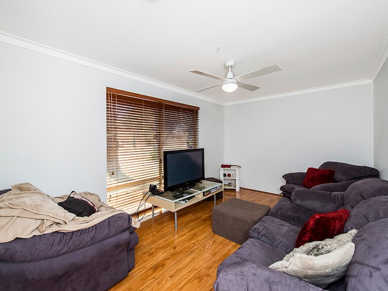 Photo - 2 Warbrook Place, Coodanup WA 6210 - Image 6