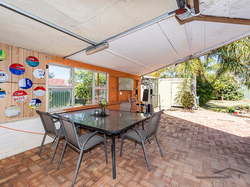 Photo - 2 Warbrook Place, Coodanup WA 6210 - Image 10