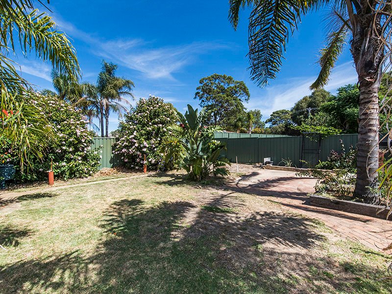 Photo - 2 Warbrook Place, Coodanup WA 6210 - Image 11