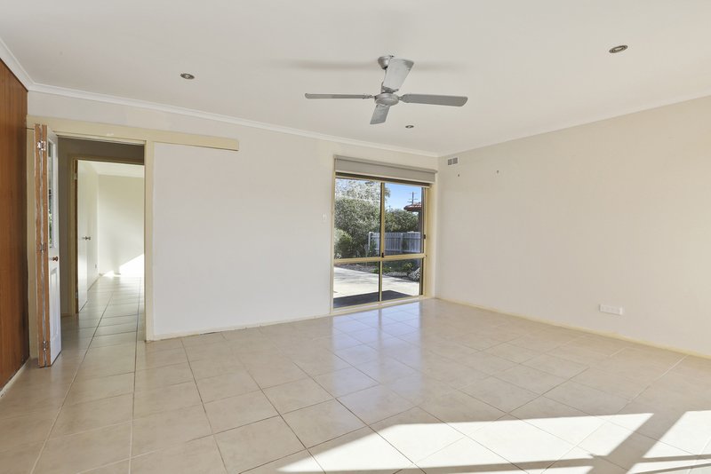 Photo - 2 Ware Street, Lara VIC 3212 - Image 5