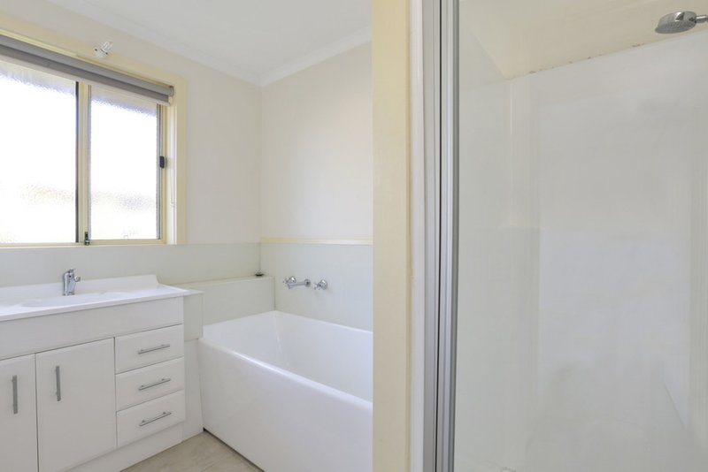 Photo - 2 Ware Street, Lara VIC 3212 - Image 7