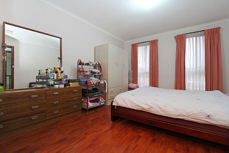 Photo - 2 Warra Court, Thomastown VIC 3074 - Image 7