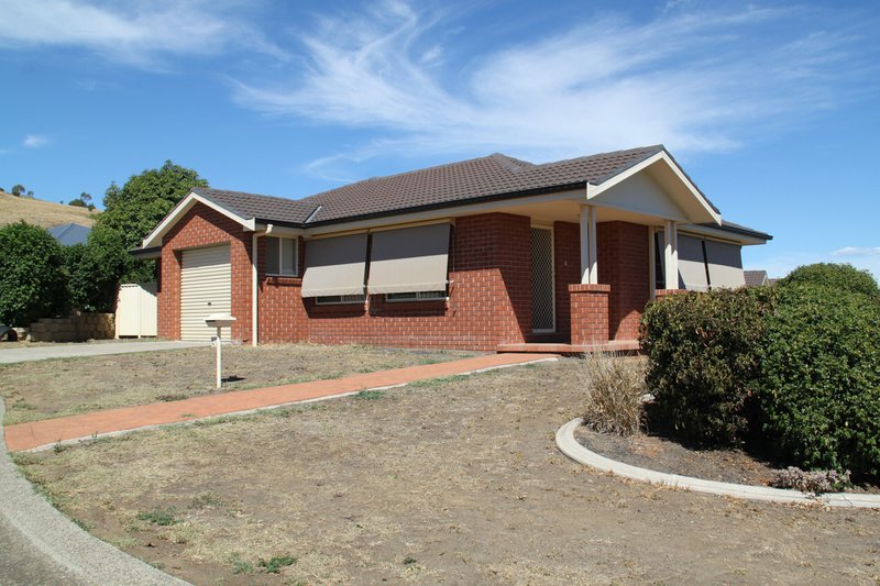 Photo - 2 Warrabah Close, Tamworth NSW 2340 - Image 2