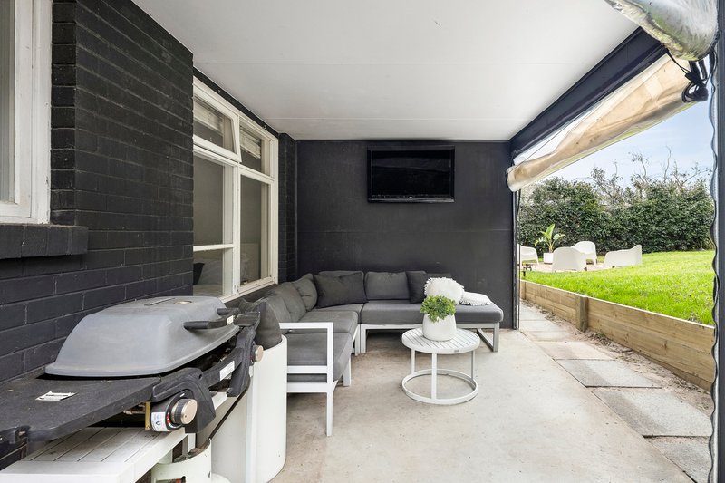 Photo - 2 Warrain Street, Frankston VIC 3199 - Image 10