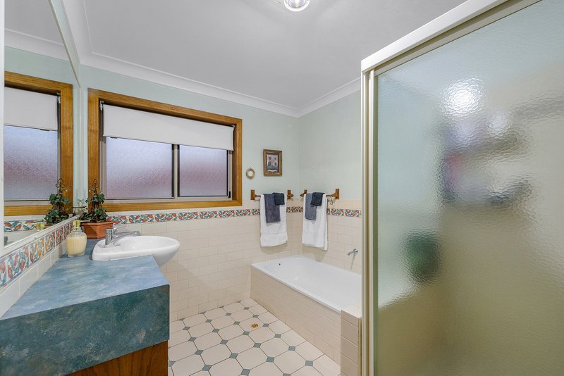 Photo - 2 Waterford Place, Bridgeman Downs QLD 4035 - Image 16