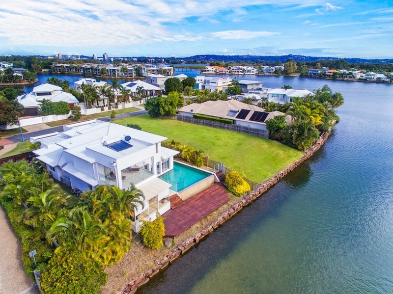 2 Waterfront Court, Twin Waters QLD 4564