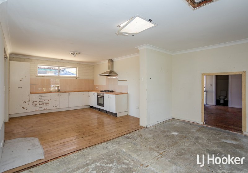 Photo - 2 Watling Avenue, Lynwood WA 6147 - Image 4