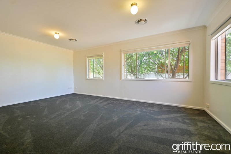 Photo - 2 Wattle Street, Hanwood NSW 2680 - Image 4