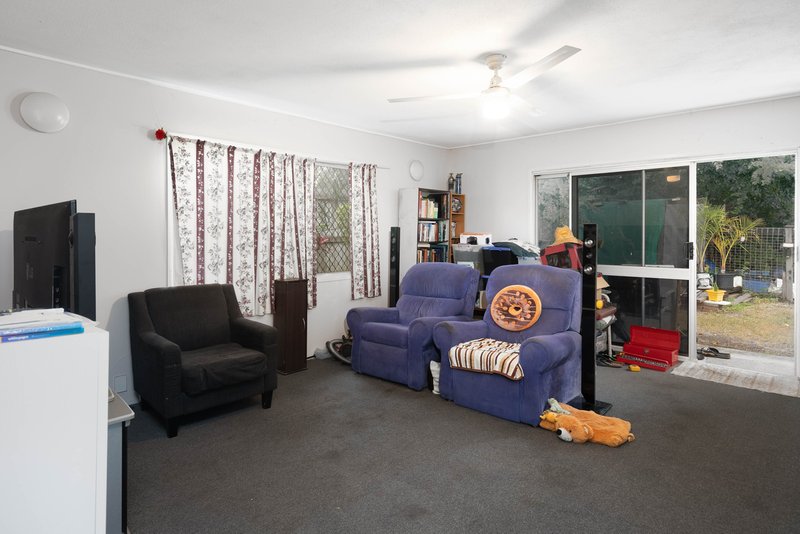 Photo - 2 Way Court, Silkstone QLD 4304 - Image 6