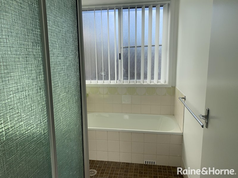 Photo - 2 Weeroona Place, Nowra NSW 2541 - Image 6