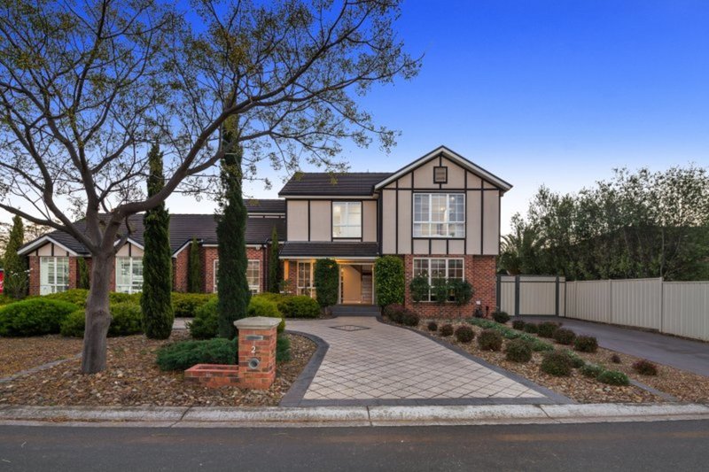 2 Wellington Place, Caroline Springs VIC 3023