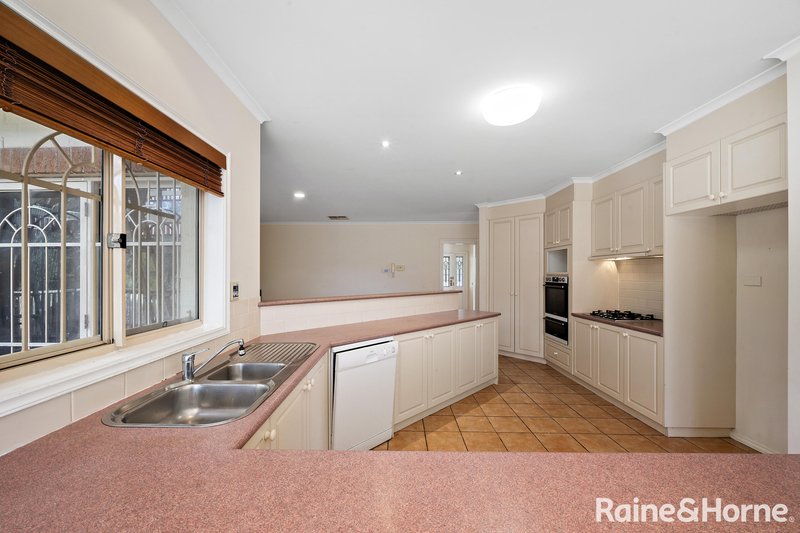 Photo - 2 Wentworth Court, Jerrabomberra NSW 2619 - Image 5