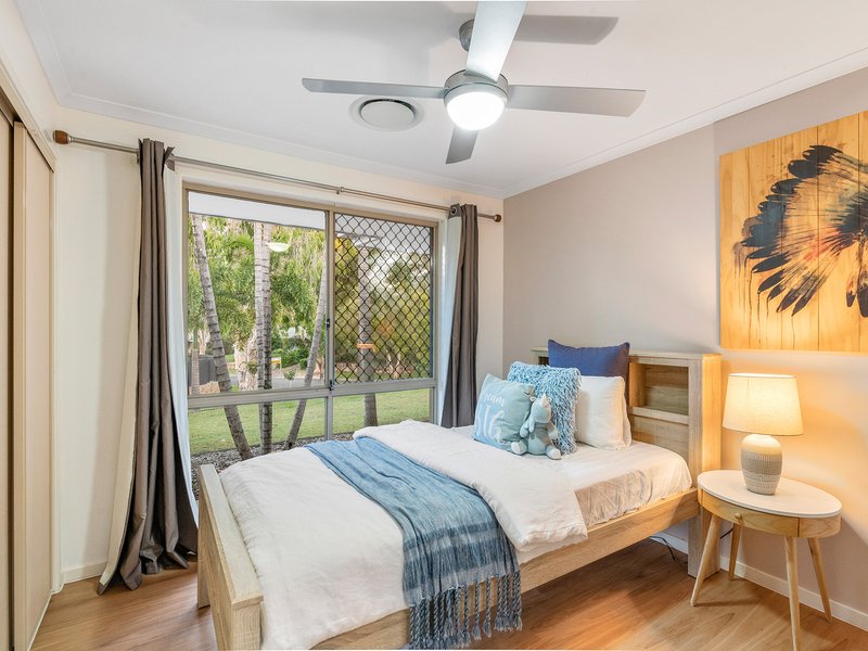 Photo - 2 Wesley Place, Sinnamon Park QLD 4073 - Image 9