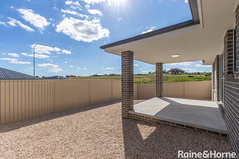 Photo - 2 Wheatfield Drive, Kelso NSW 2795 - Image 16