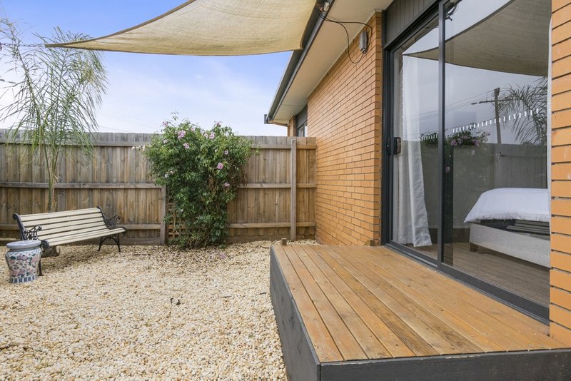 Photo - 2 Whiton Grove, Wyndham Vale VIC 3024 - Image 9