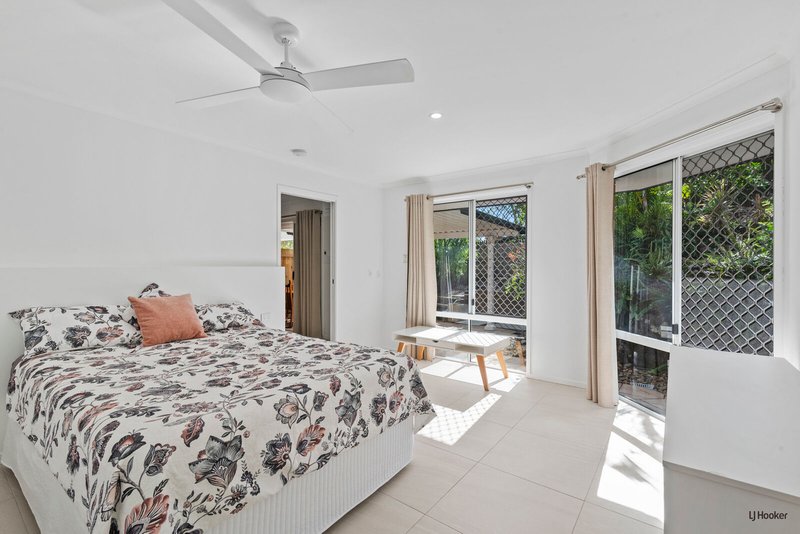 Photo - 2 Wickepin Court, Elanora QLD 4221 - Image 4