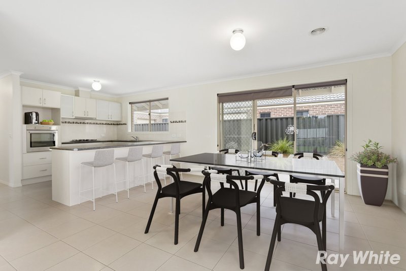 Photo - 2 Wild Cherry Avenue, Pakenham VIC 3810 - Image 6