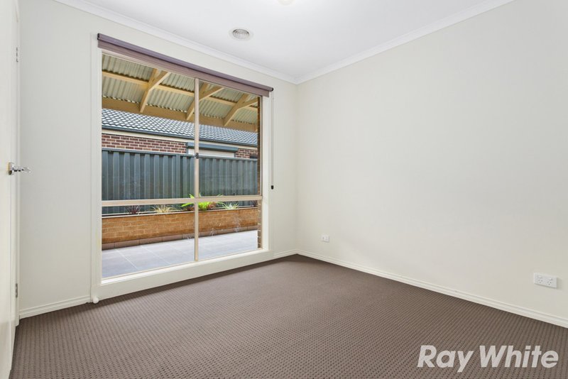 Photo - 2 Wild Cherry Avenue, Pakenham VIC 3810 - Image 9