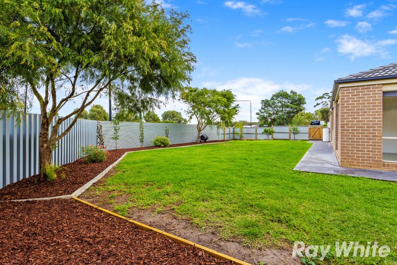 Photo - 2 Wild Cherry Avenue, Pakenham VIC 3810 - Image 12