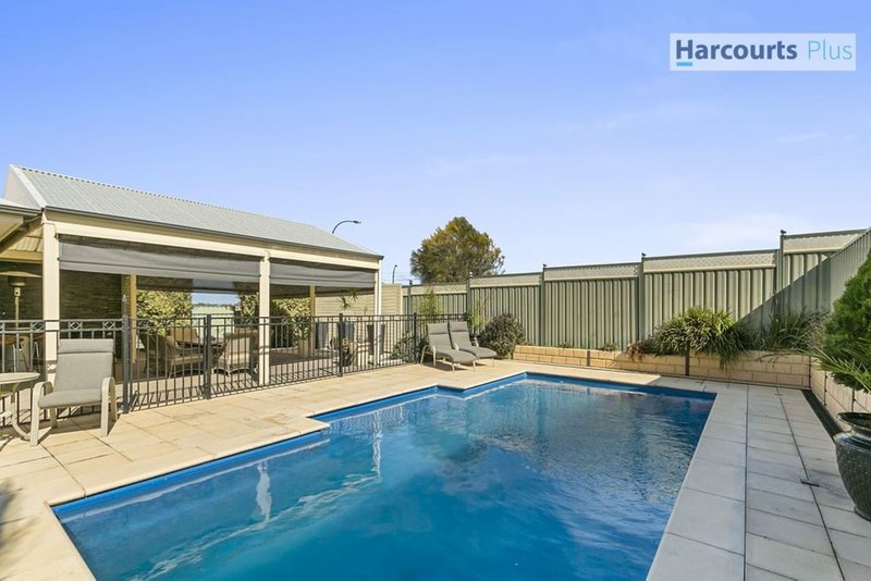 Photo - 2 Wildi Court, Hallett Cove SA 5158 - Image 10