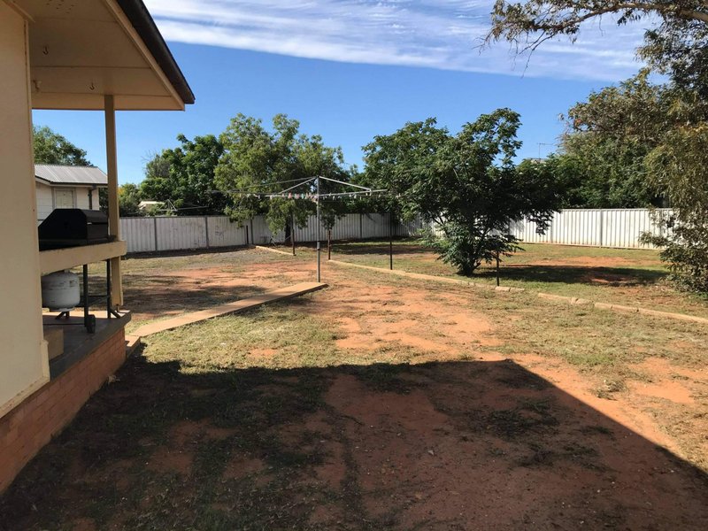 Photo - 2 Wilga Crescent, Cobar NSW 2835 - Image 4