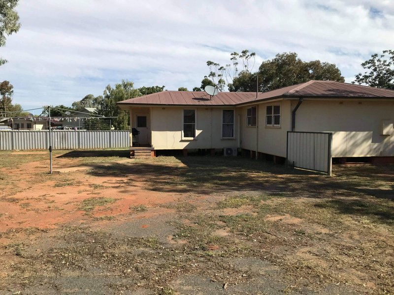 Photo - 2 Wilga Crescent, Cobar NSW 2835 - Image 5