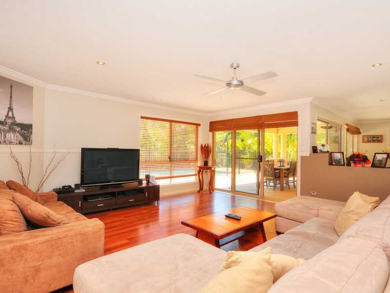 Photo - 2 Wiltshire Drive, Mudgeeraba QLD 4213 - Image 2