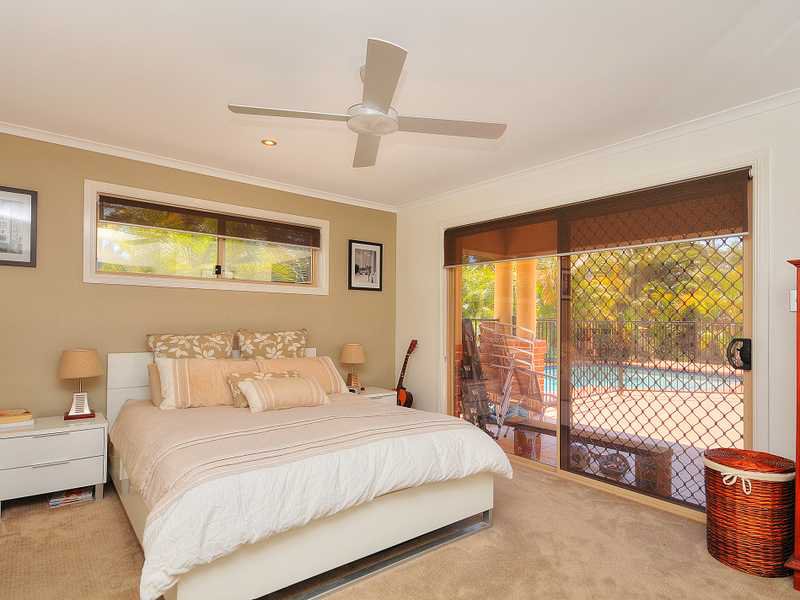 Photo - 2 Wiltshire Drive, Mudgeeraba QLD 4213 - Image 9