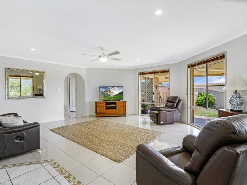 Photo - 2 Winchester Drive, Nerang QLD 4211 - Image 4