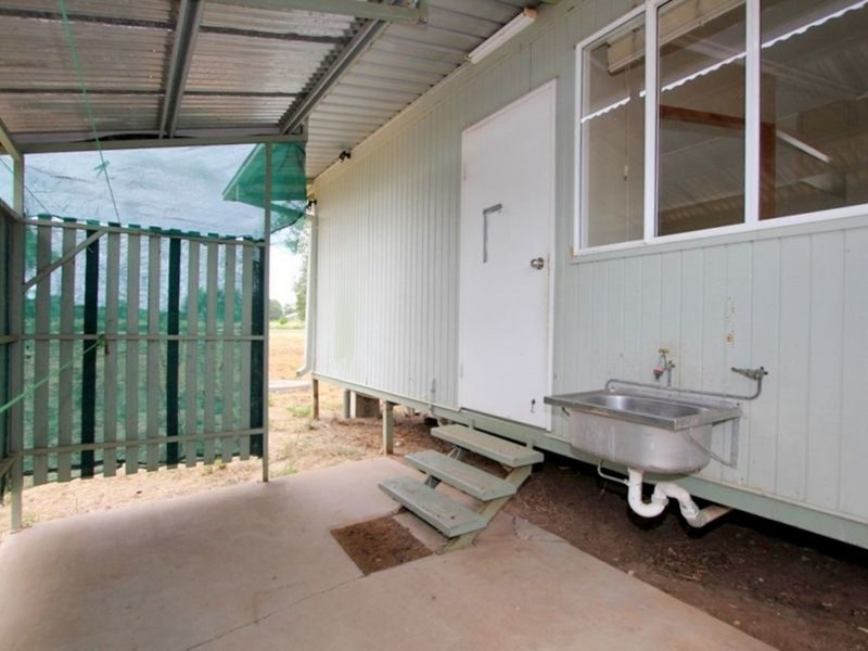 Photo - 2 Windmill Lane, Emerald QLD 4720 - Image 8