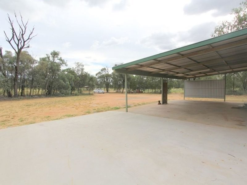 Photo - 2 Windmill Lane, Emerald QLD 4720 - Image 11