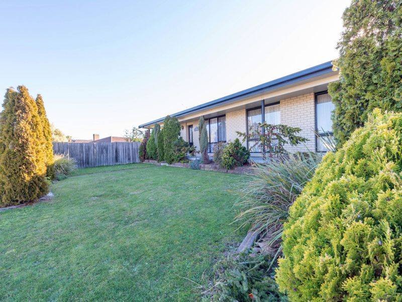 Photo - 2 Wintercole Court, Newnham TAS 7248 - Image 4