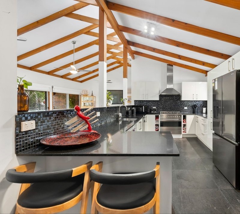 Photo - 2 Woodmere Street, The Gap QLD 4061 - Image 5