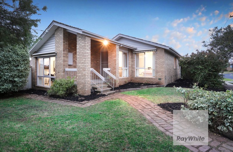 2 Wylye Close, Gladstone Park VIC 3043