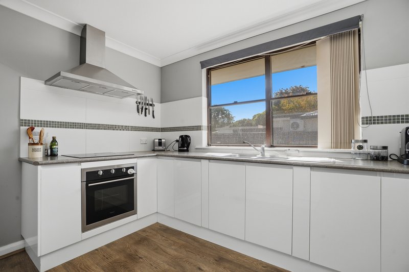 Photo - 2 Yaldara Crescent, Cowra NSW 2794 - Image 4
