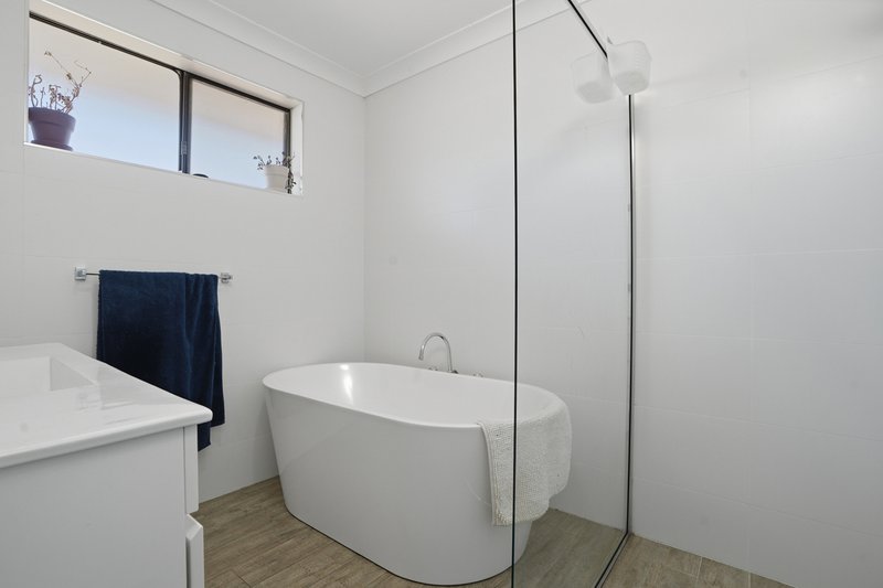 Photo - 2 Yaldara Crescent, Cowra NSW 2794 - Image 10