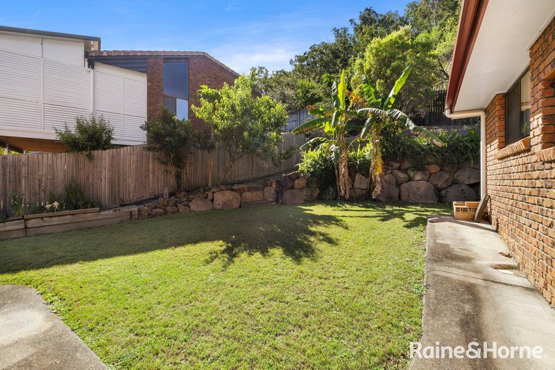 Photo - 2 Yanum Place, Chapel Hill QLD 4069 - Image 3