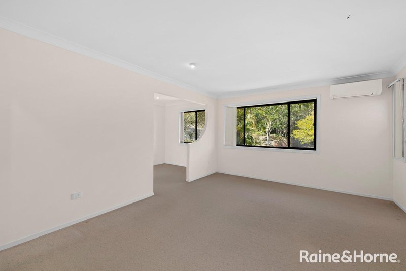 Photo - 2 Yanum Place, Chapel Hill QLD 4069 - Image 9