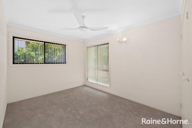 Photo - 2 Yanum Place, Chapel Hill QLD 4069 - Image 11