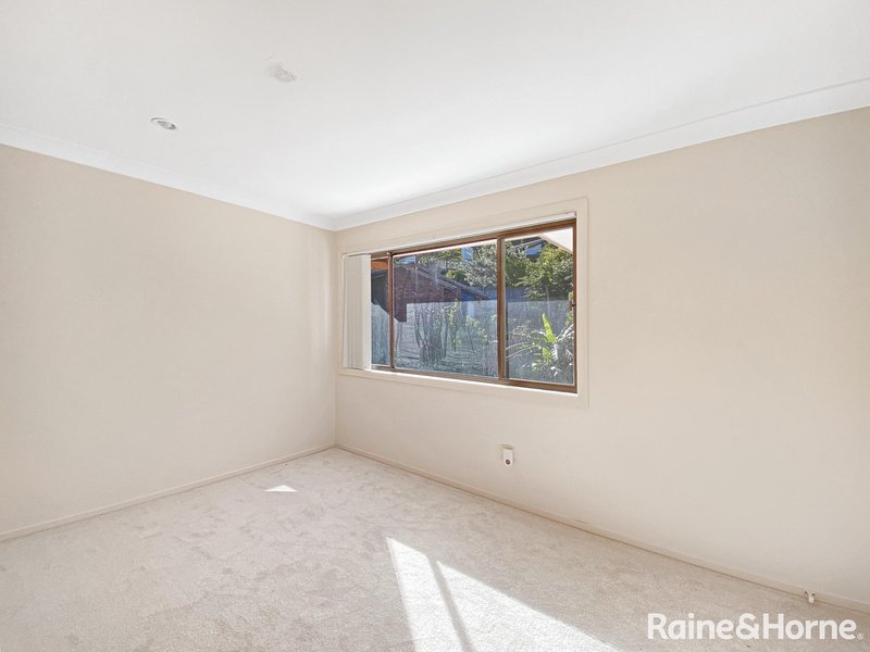 Photo - 2 Yanum Place, Chapel Hill QLD 4069 - Image 13