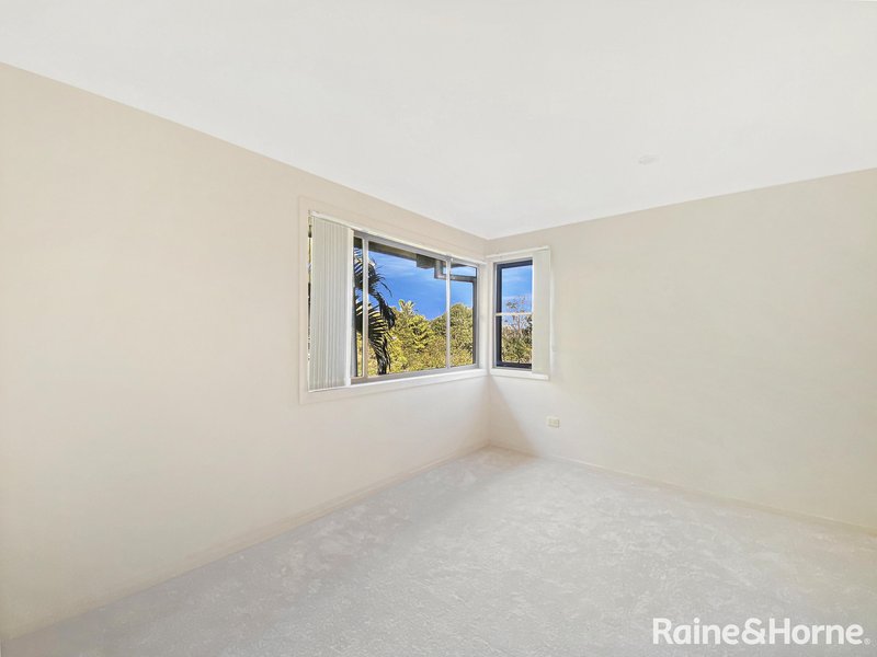 Photo - 2 Yanum Place, Chapel Hill QLD 4069 - Image 14