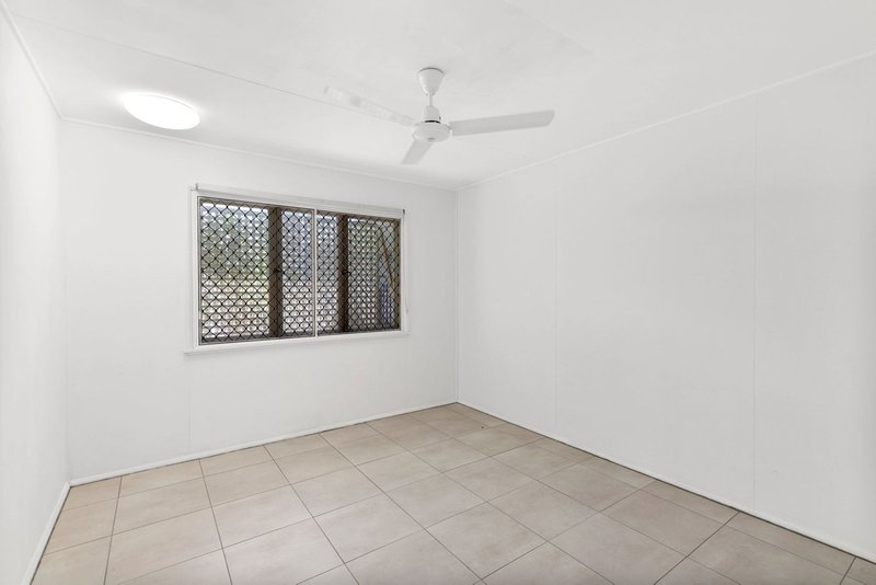 Photo - 2 Yara Street, Bayview Heights QLD 4868 - Image 5